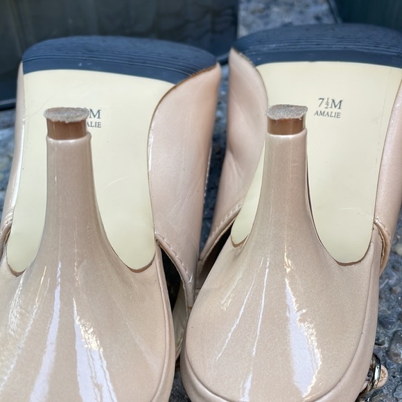 Nygard heels - Picture 4 of 5